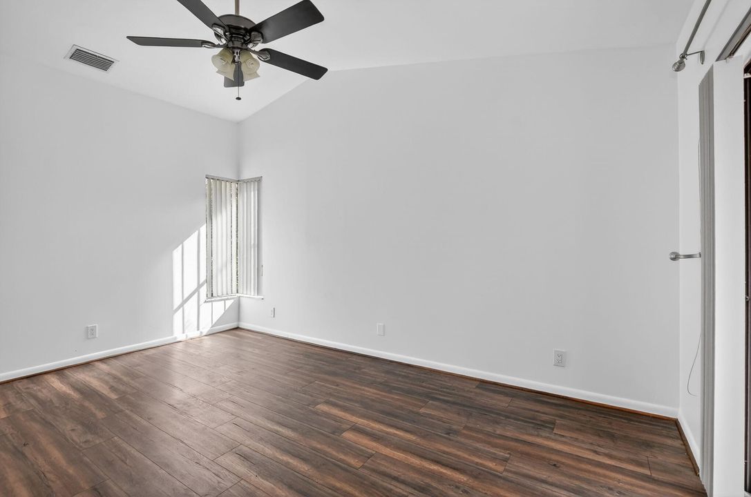 For Sale: $275,000 (2 beds, 2 baths, 1106 Square Feet)