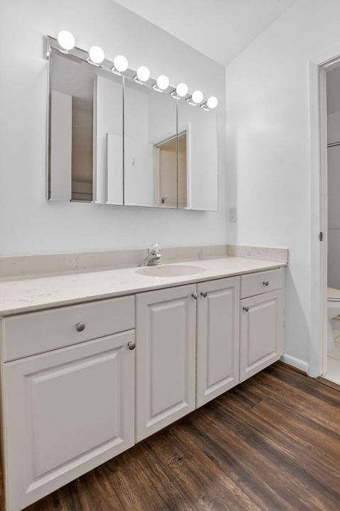 For Sale: $275,000 (2 beds, 2 baths, 1106 Square Feet)