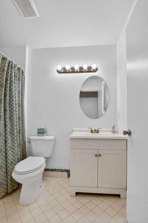 For Sale: $275,000 (2 beds, 2 baths, 1106 Square Feet)