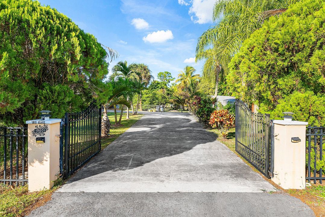 待售: $734,999 (4 贝兹, 3 浴室, 2391 平方英尺)