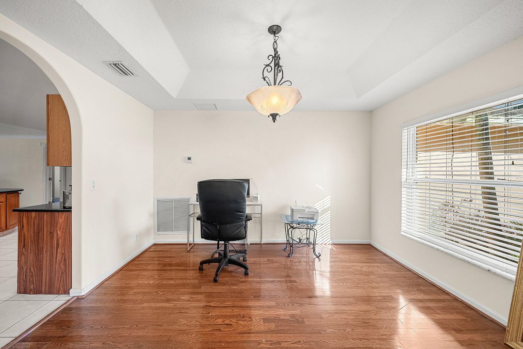 待售: $734,999 (4 贝兹, 3 浴室, 2391 平方英尺)