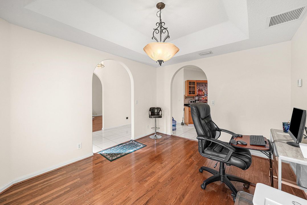 待售: $734,999 (4 贝兹, 3 浴室, 2391 平方英尺)