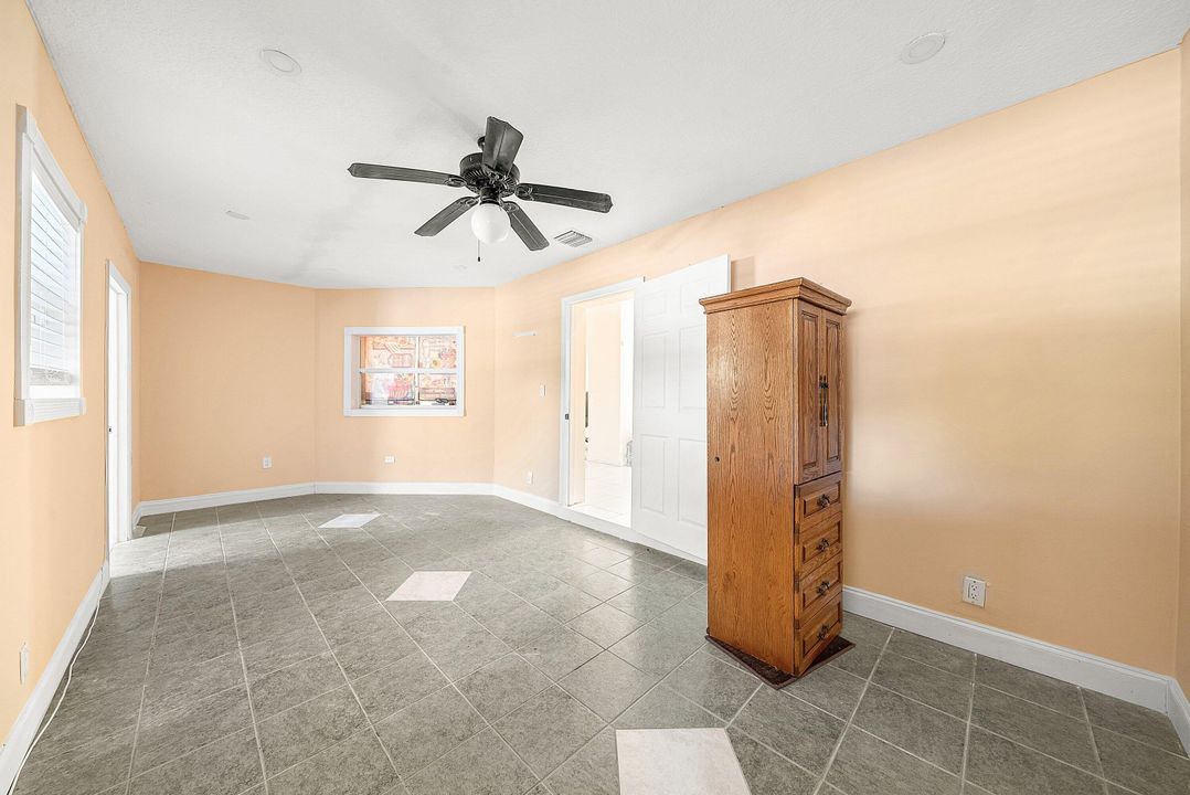 待售: $734,999 (4 贝兹, 3 浴室, 2391 平方英尺)