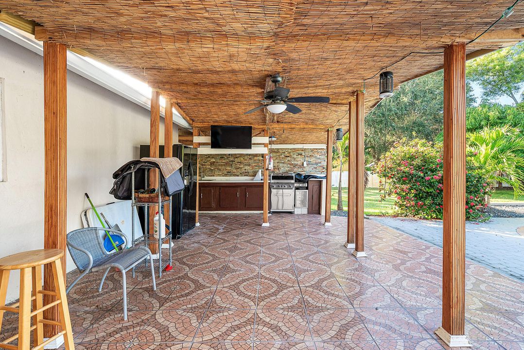 待售: $734,999 (4 贝兹, 3 浴室, 2391 平方英尺)