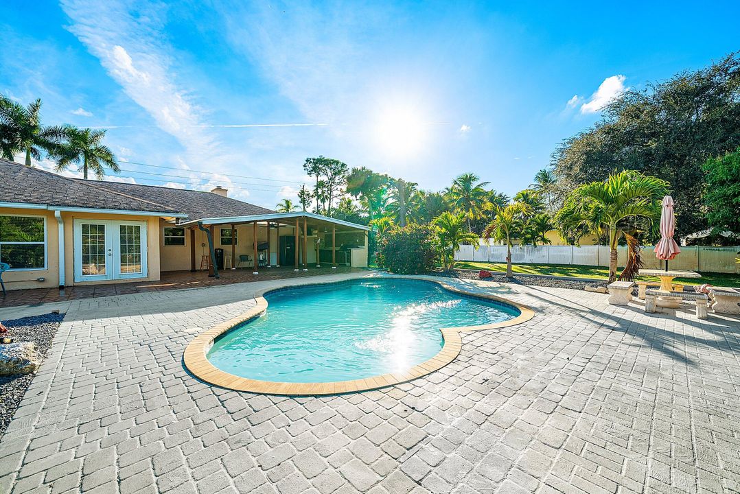 待售: $734,999 (4 贝兹, 3 浴室, 2391 平方英尺)