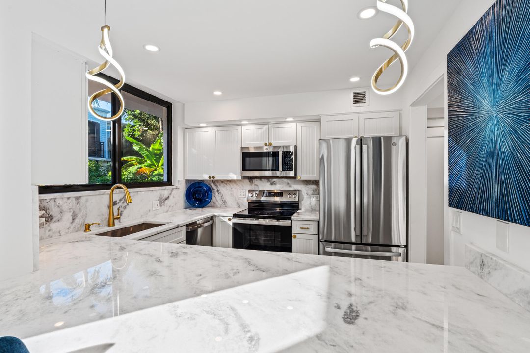 待售: $1,375,000 (2 贝兹, 2 浴室, 1264 平方英尺)