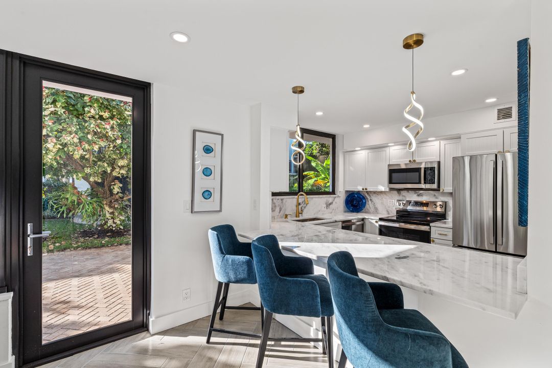 待售: $1,375,000 (2 贝兹, 2 浴室, 1264 平方英尺)