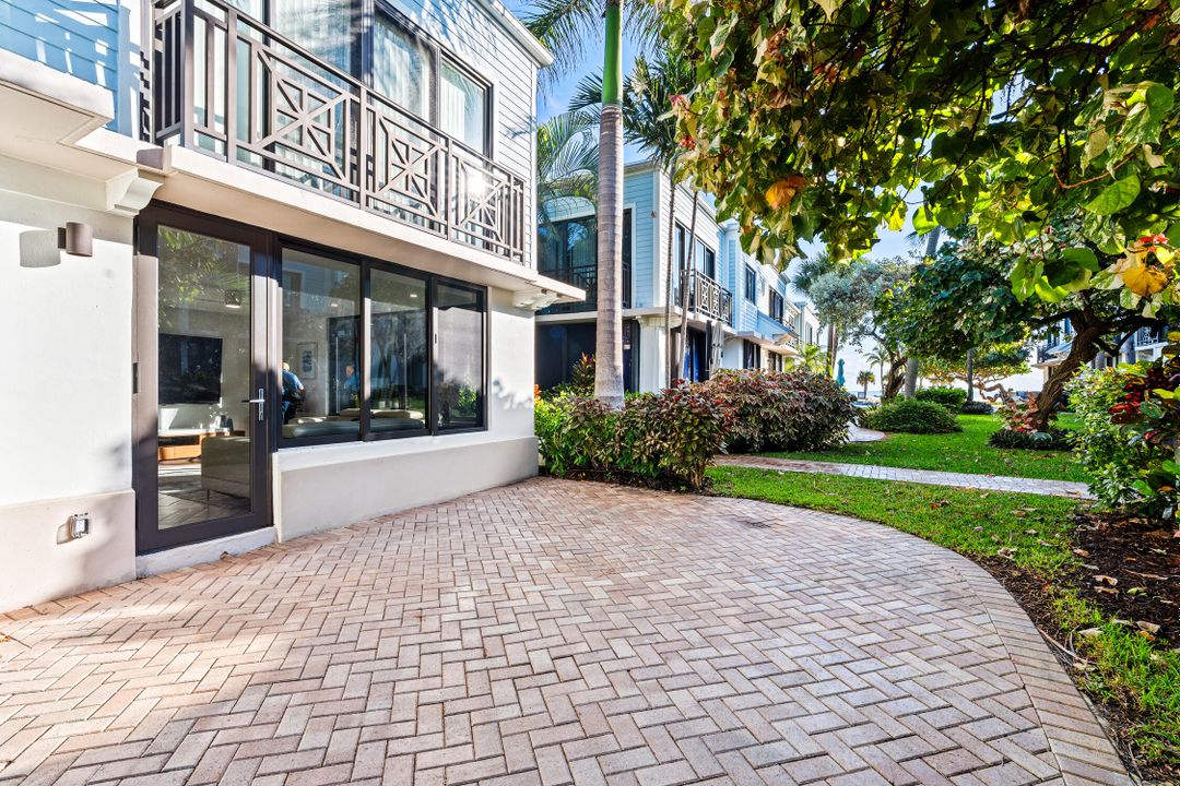 待售: $1,375,000 (2 贝兹, 2 浴室, 1264 平方英尺)