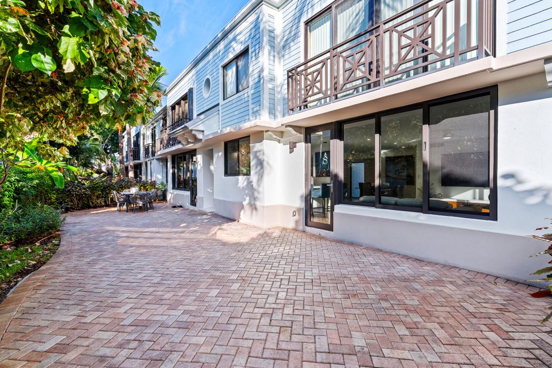 待售: $1,375,000 (2 贝兹, 2 浴室, 1264 平方英尺)