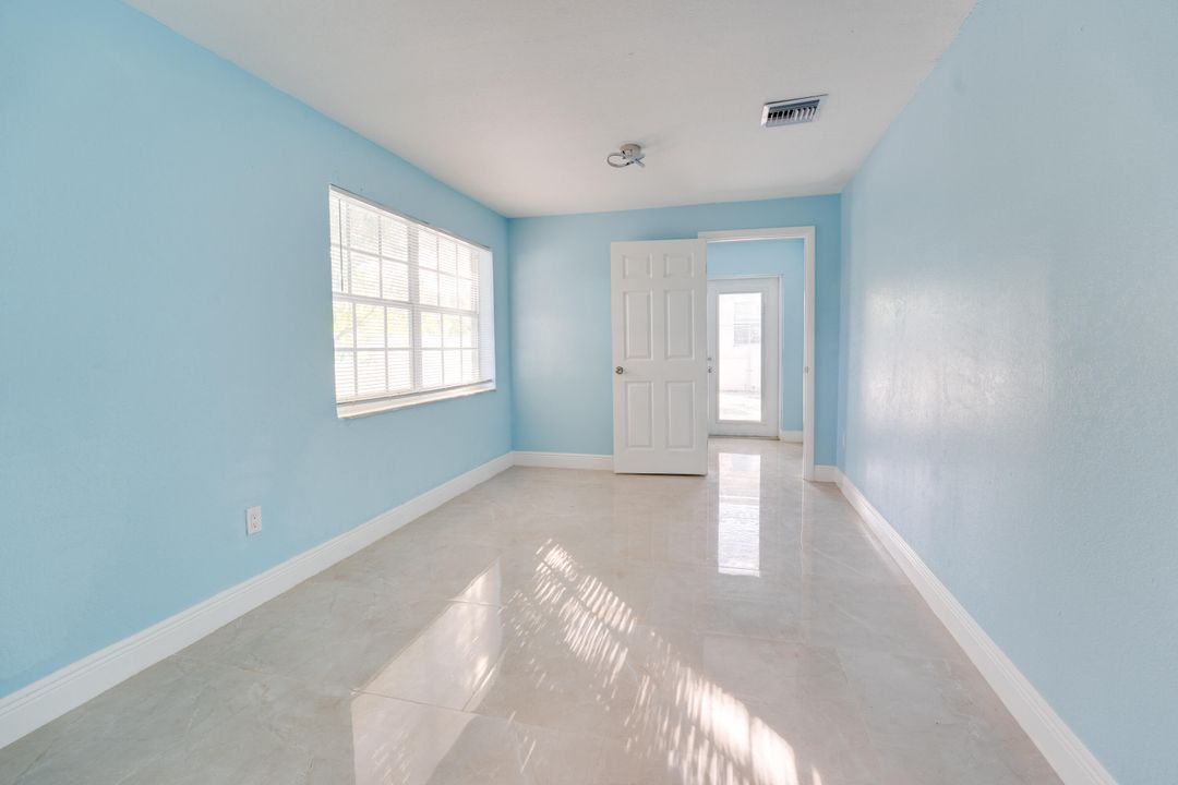 出租: $3,250 (4 贝兹, 2 浴室, 1489 平方英尺)