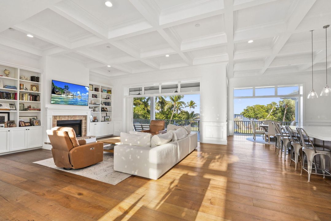 For Sale: $5,888,000 (4 beds, 4 baths, 4085 Square Feet)