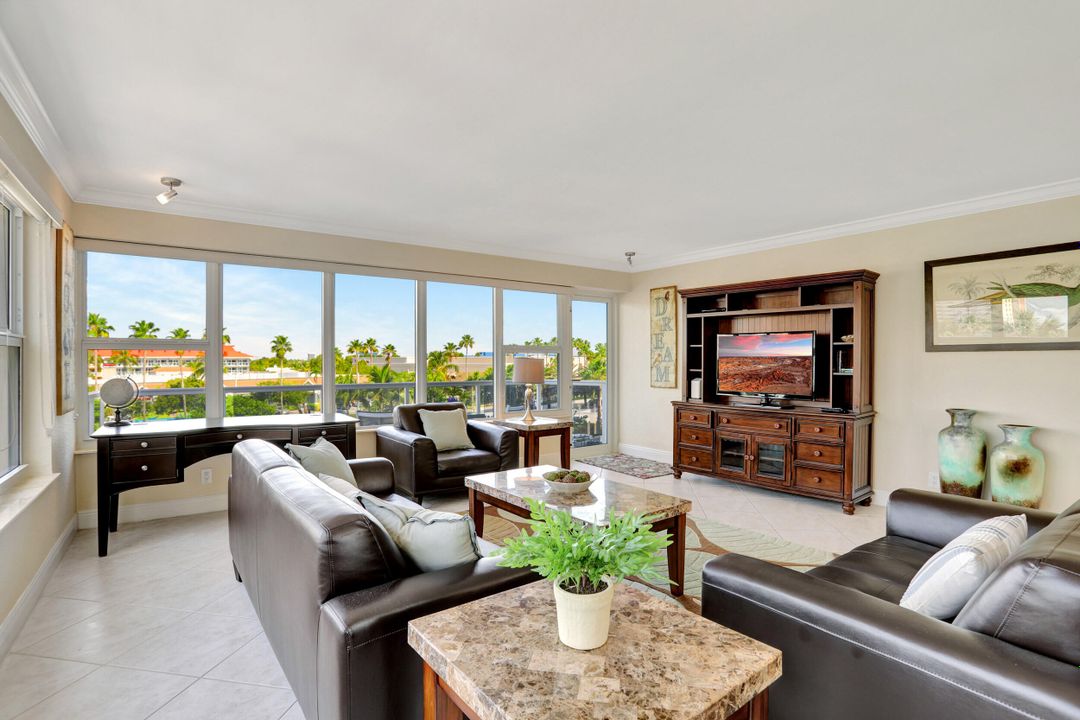 For Rent: $4,995 (3 beds, 2 baths, 1490 Square Feet)