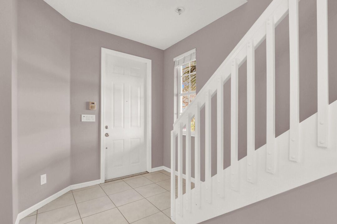 For Rent: $4,350 (3 beds, 2 baths, 1609 Square Feet)