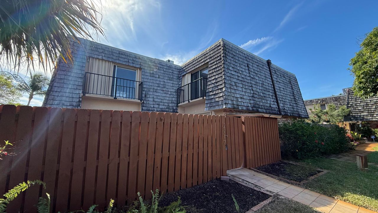 На продажу: $279,900 (2 спален, 2 ванн, 1500 Квадратных фут)