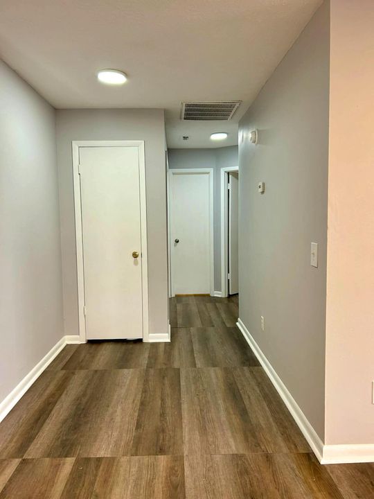 For Rent: $1,500 (2 beds, 1 baths, 900 Square Feet)