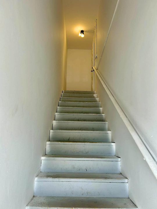 For Rent: $1,500 (2 beds, 1 baths, 900 Square Feet)