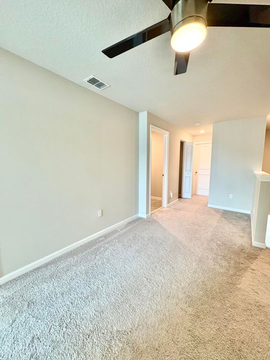 For Rent: $3,000 (3 beds, 2 baths, 1804 Square Feet)