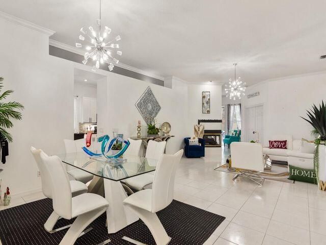 На продажу: $329,900 (2 спален, 2 ванн, 2014 Квадратных фут)