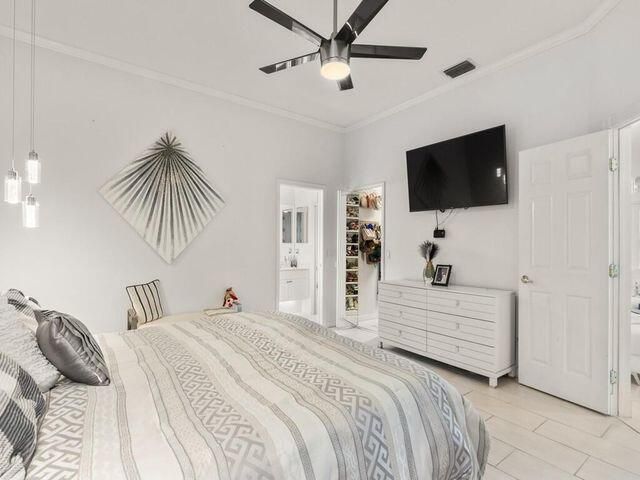 На продажу: $329,900 (2 спален, 2 ванн, 2014 Квадратных фут)