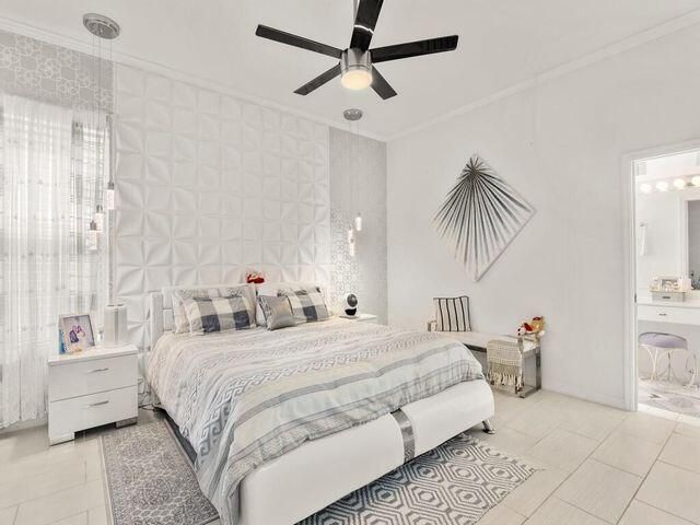 На продажу: $329,900 (2 спален, 2 ванн, 2014 Квадратных фут)