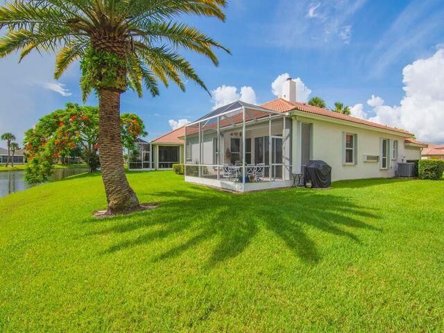 На продажу: $329,900 (2 спален, 2 ванн, 2014 Квадратных фут)