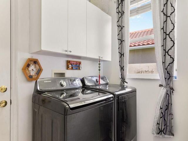 На продажу: $329,900 (2 спален, 2 ванн, 2014 Квадратных фут)