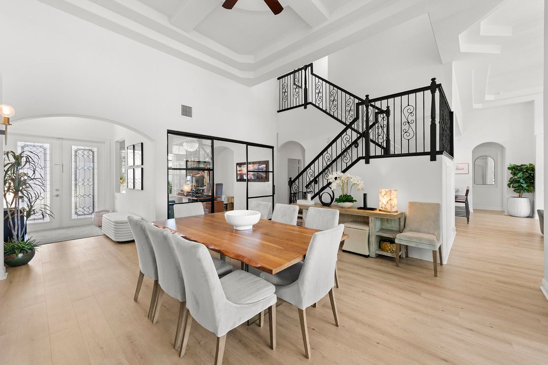 На продажу: $660,000 (5 спален, 3 ванн, 3143 Квадратных фут)