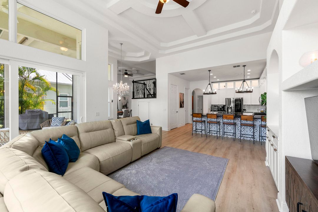 На продажу: $660,000 (5 спален, 3 ванн, 3143 Квадратных фут)