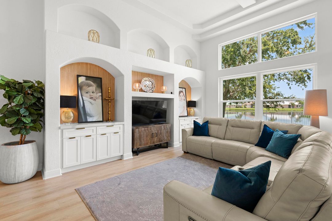 На продажу: $660,000 (5 спален, 3 ванн, 3143 Квадратных фут)