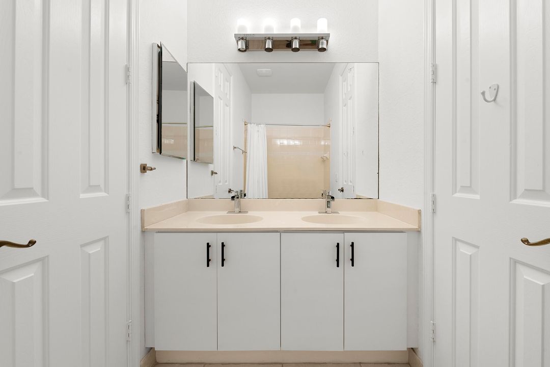 На продажу: $660,000 (5 спален, 3 ванн, 3143 Квадратных фут)