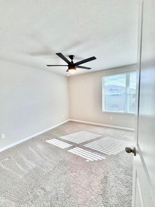 For Rent: $3,000 (3 beds, 2 baths, 1804 Square Feet)