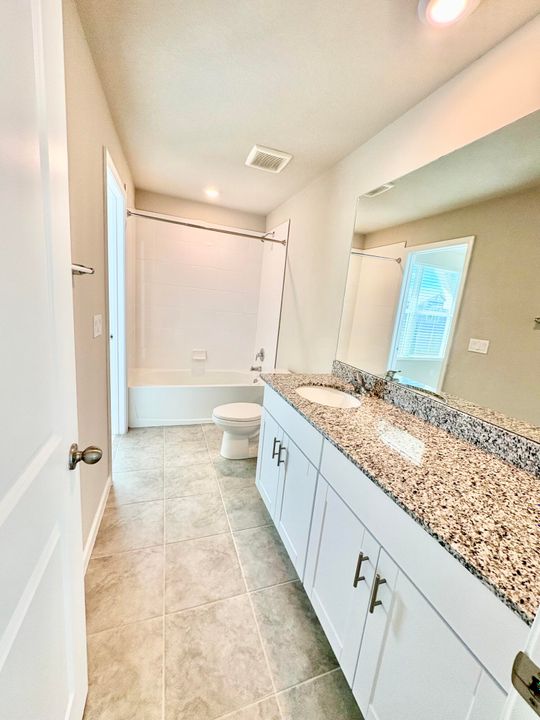 For Rent: $3,000 (3 beds, 2 baths, 1804 Square Feet)