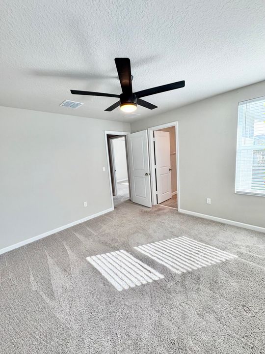 For Rent: $3,000 (3 beds, 2 baths, 1804 Square Feet)