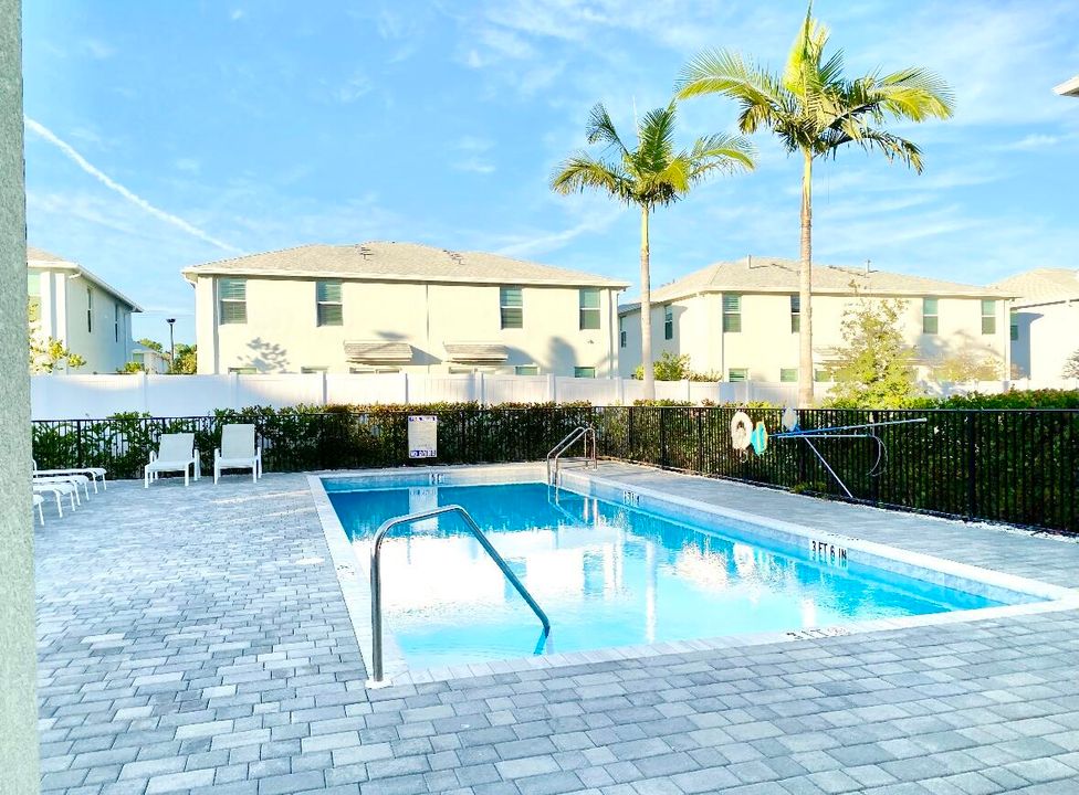 For Rent: $3,000 (3 beds, 2 baths, 1804 Square Feet)