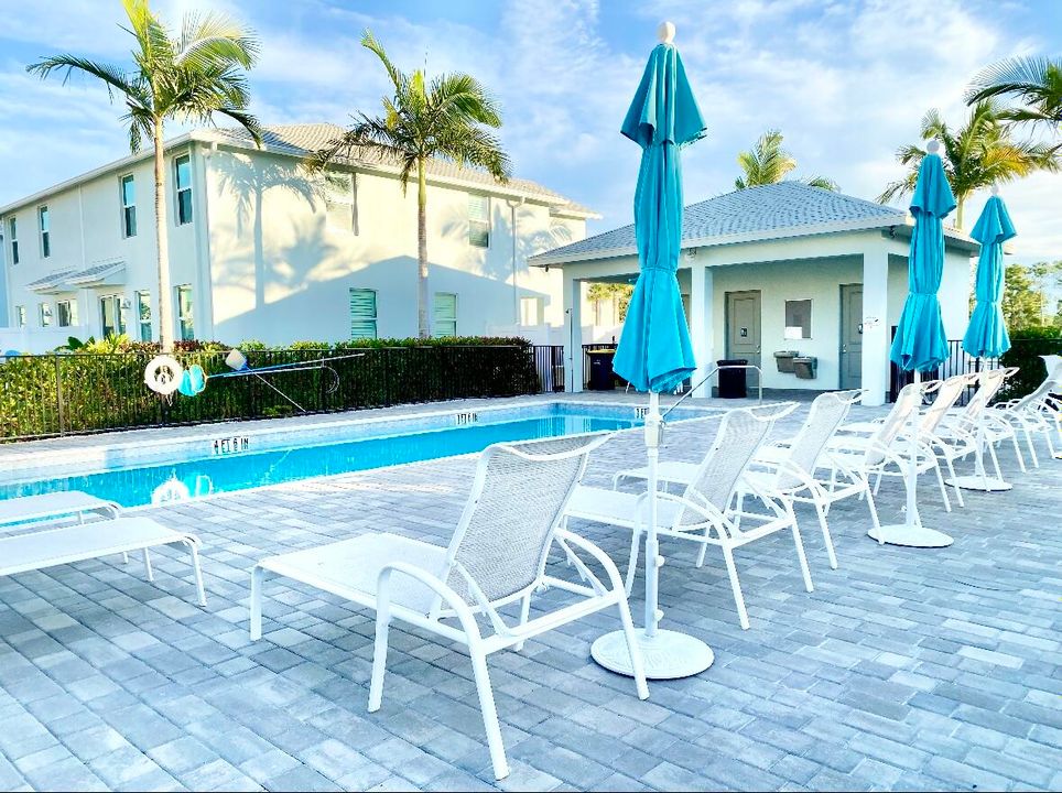 For Rent: $3,000 (3 beds, 2 baths, 1804 Square Feet)