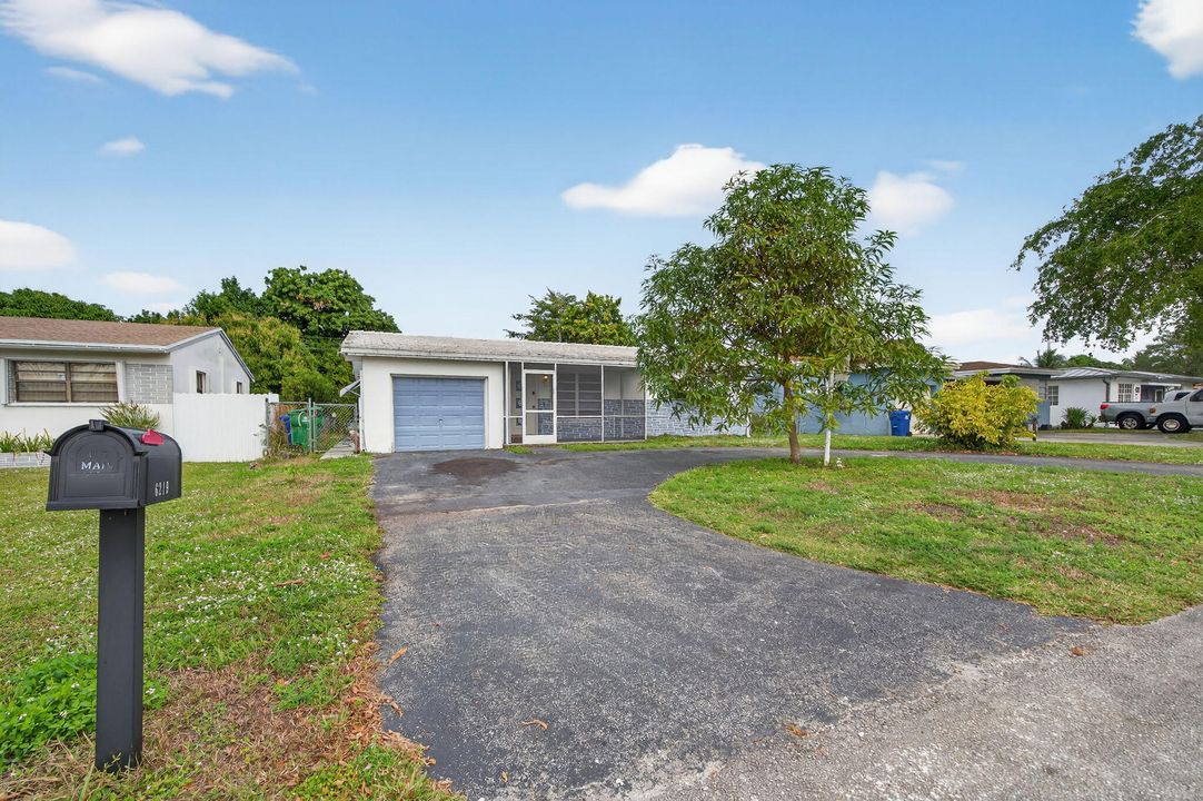 For Rent: $2,950 (3 beds, 2 baths, 1504 Square Feet)