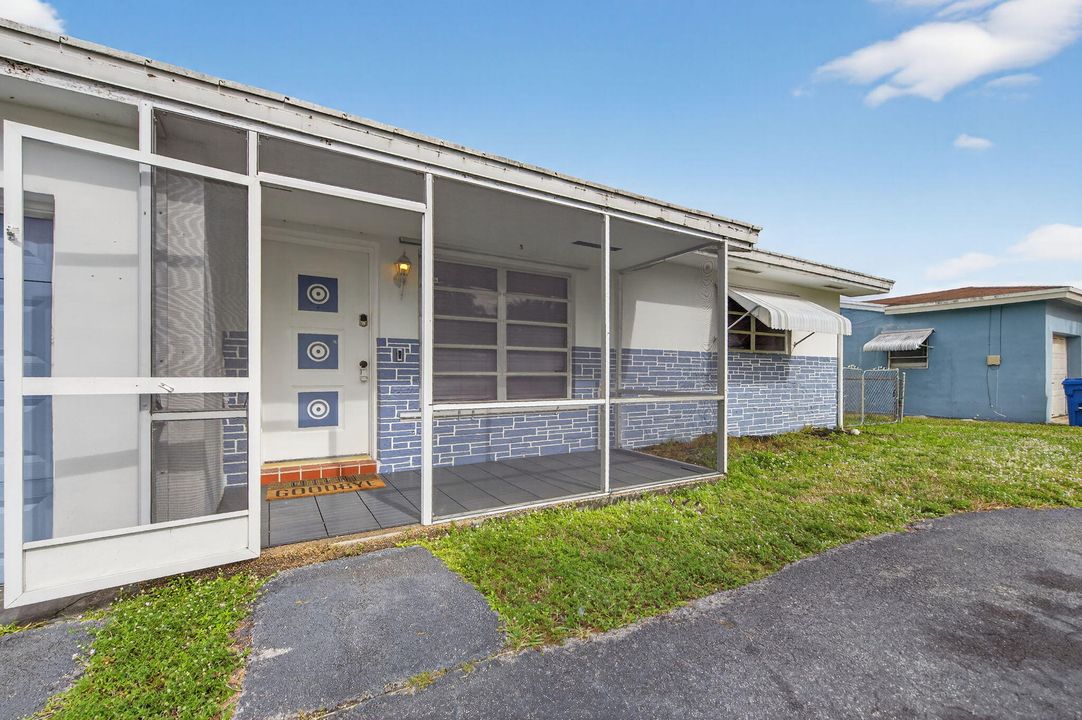 For Rent: $2,950 (3 beds, 2 baths, 1504 Square Feet)