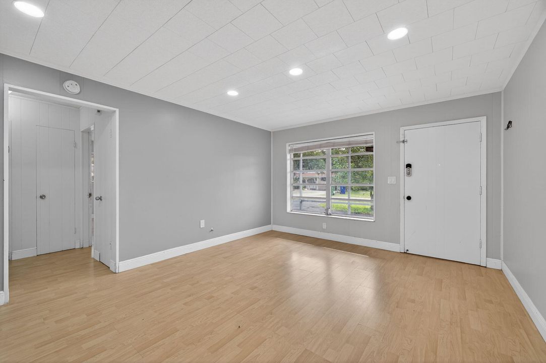 For Rent: $2,950 (3 beds, 2 baths, 1504 Square Feet)