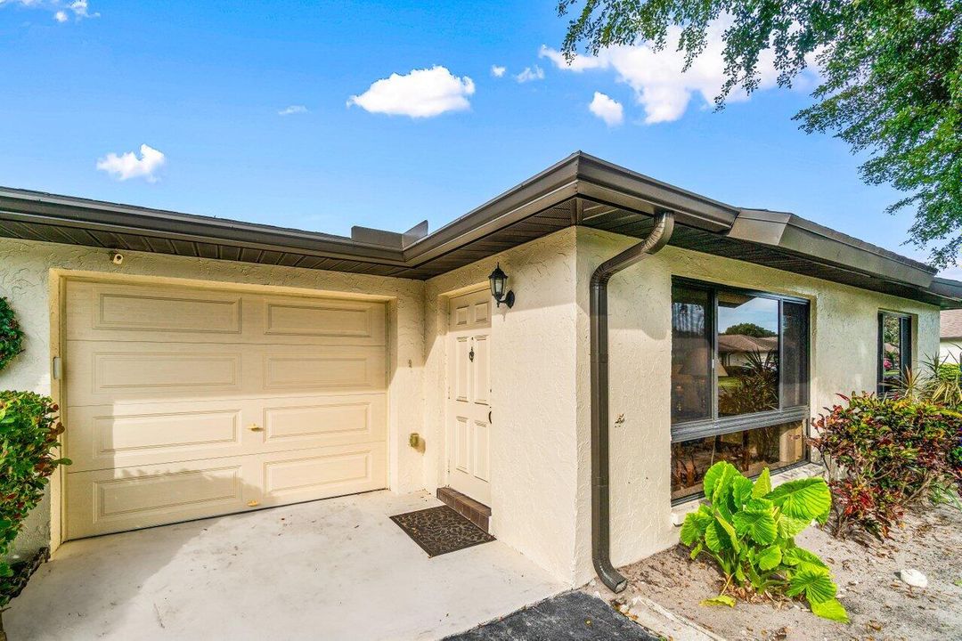 For Sale: $240,000 (2 beds, 2 baths, 1400 Square Feet)