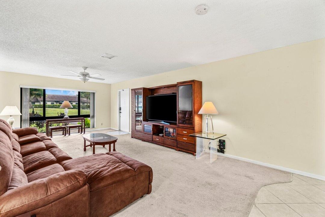 For Sale: $240,000 (2 beds, 2 baths, 1400 Square Feet)