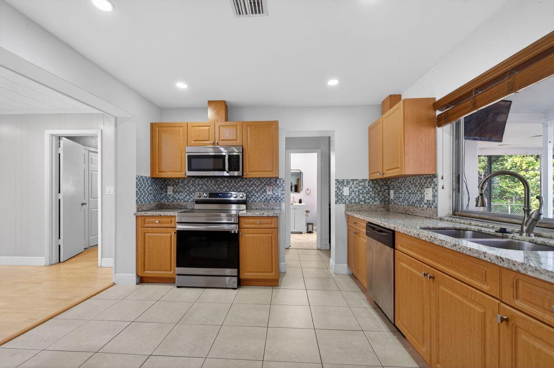 For Rent: $2,950 (3 beds, 2 baths, 1504 Square Feet)