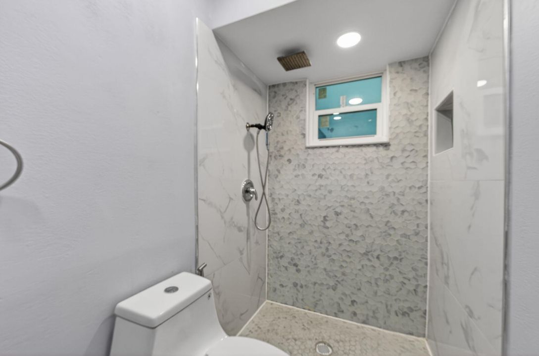 For Rent: $2,950 (3 beds, 2 baths, 1504 Square Feet)