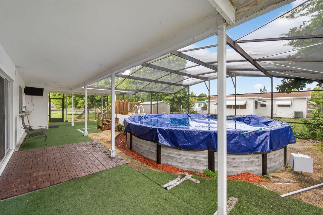 For Rent: $2,950 (3 beds, 2 baths, 1504 Square Feet)