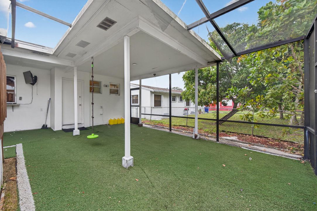 For Rent: $2,950 (3 beds, 2 baths, 1504 Square Feet)