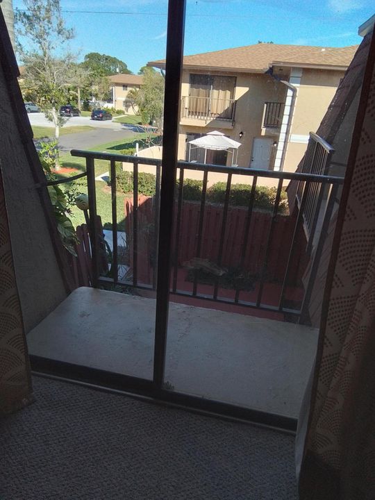 В аренду: $1,500 (2 спален, 1 ванн, 1328 Квадратных фут)