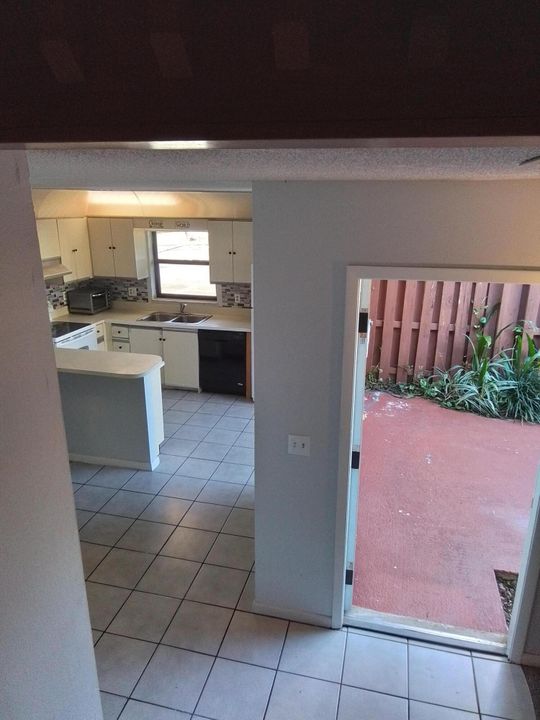 В аренду: $1,500 (2 спален, 1 ванн, 1328 Квадратных фут)