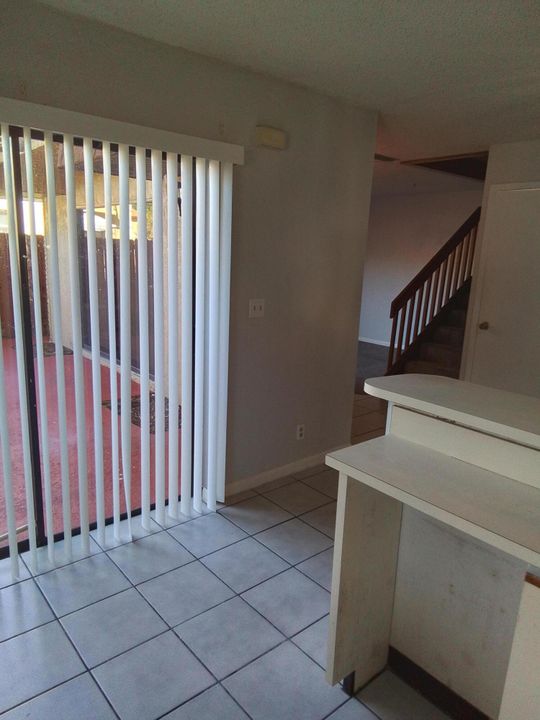 В аренду: $1,500 (2 спален, 1 ванн, 1328 Квадратных фут)