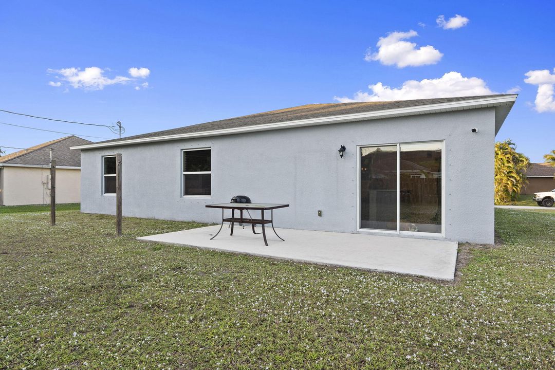 На продажу: $417,999 (4 спален, 2 ванн, 1867 Квадратных фут)