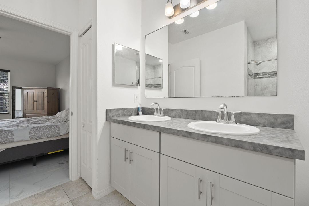 На продажу: $417,999 (4 спален, 2 ванн, 1867 Квадратных фут)