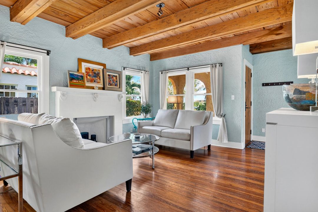 For Sale: $2,250,000 (3 beds, 3 baths, 1918 Square Feet)